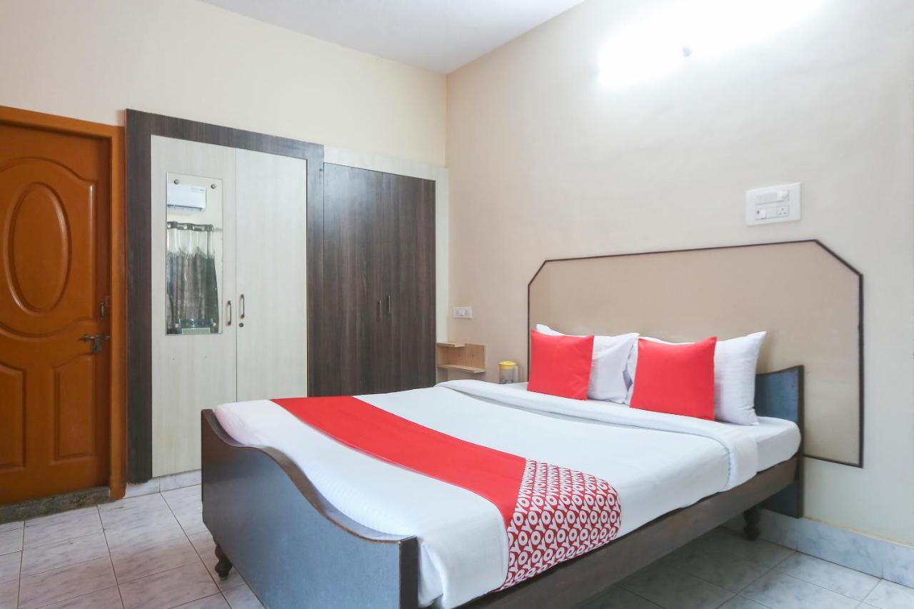 Oyo 60708 Jaya Krishna Mansion Hotel Vellore Buitenkant foto